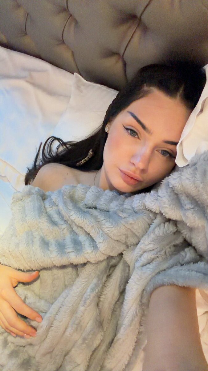 Would you play with A-cups the same as D-cups? 🤭 https://t.co/R2usnzBIzj