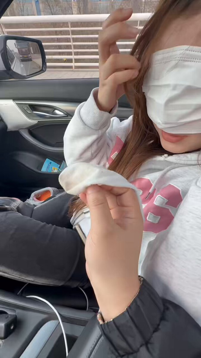 【素人舔臭白袜脚】天气变暖 女大学生们的脚汗又多了起来
在大学门口随机搭讪空军白袜妹妹
从上车后第一次舔自己的发黄臭白袜
到主动抱着自己的臭脚闻舔 塞嘴
全程开发记录
（完整版➕开发教程进原创群）
预览群

https://t.co/Wmxa9Y60Q4 https://t.co/hXqkRPmiBw