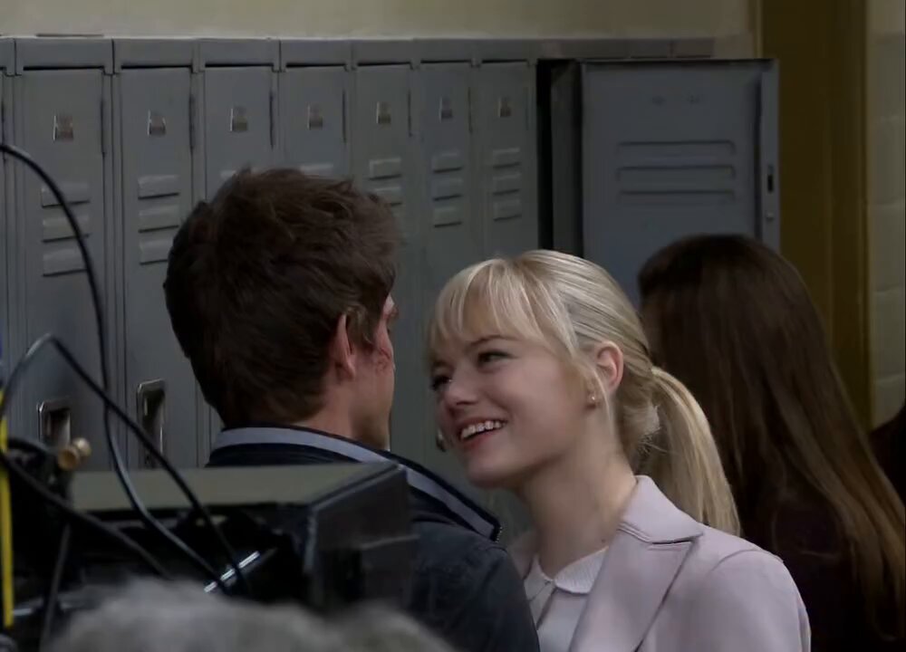 Andrew Garfield talking about Emma Stone - behind the scenes https://t.co/K02038MKzx