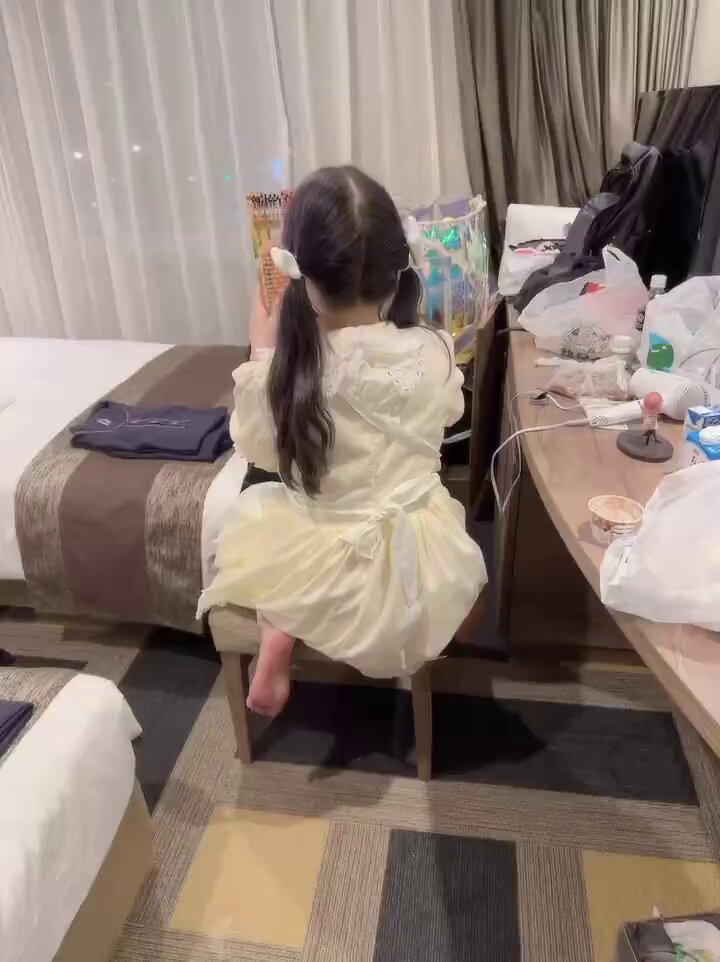 看到色情期刊，就忍不住漏出了本性。 https://t.co/TJbBtLVWRE