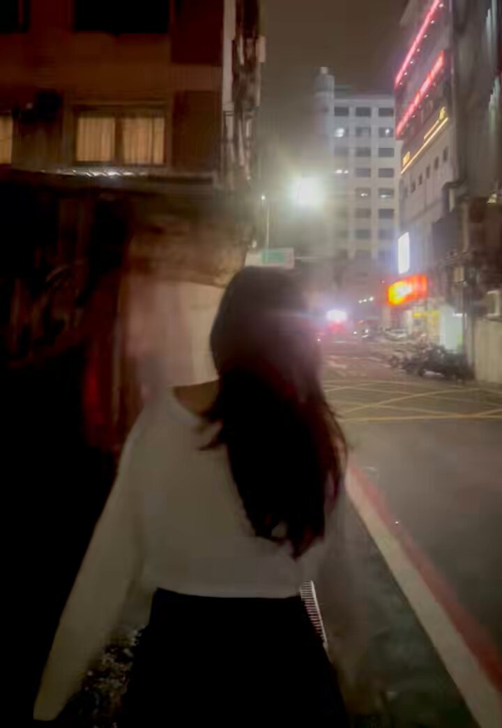 台北街頭露出好興奮😜 https://t.co/ZP6M5cbzgO