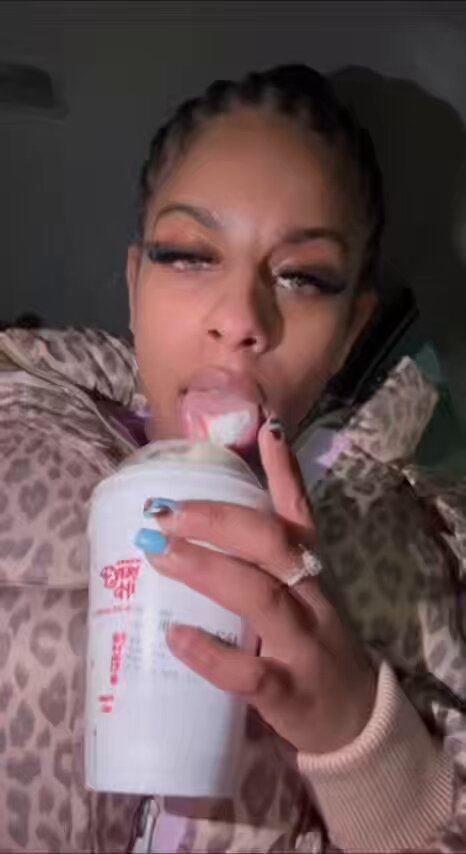 Life of a Hxe ep.1 😜🤑
CFA peppermint shake makes me cream 🍦
( I broke my nail sucking dick but that’s my business🤫) https://t.co/hwofrVipsC