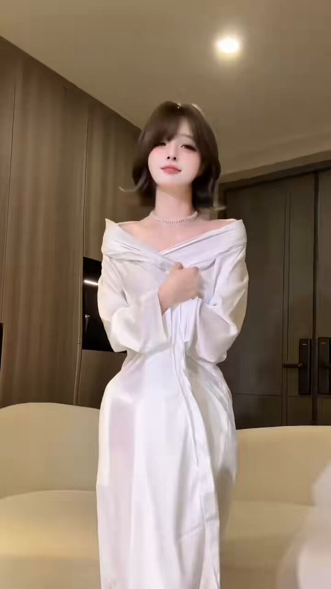 小猫捡起了你的鱼干 https://t.co/o1MDrOmOOz