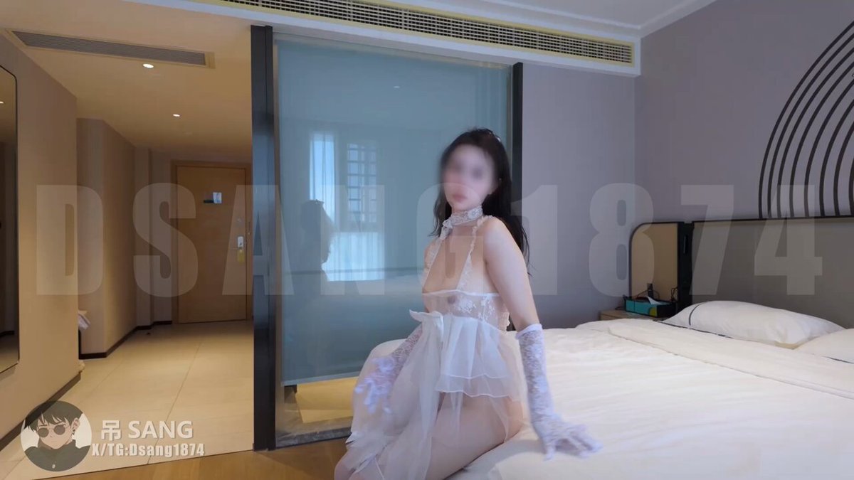 调教了2年的小M 现在已成人妻
这是她婚后 找我的第二次
（第一次的视频也在主页）

她准备了婚纱 也是很懂我
中途她老公来电话  忍耐着没叫出声
但她的小穴明显咬的更紧
电话挂断的瞬间 彻底释放 
没几下就高潮 爽到脱力
下次再做就是她怀孕的时候了

@ToBulaer
@ToBuerma
@KawasawaSen
@BulmaList https://t.co/Tq3FMaYuuD