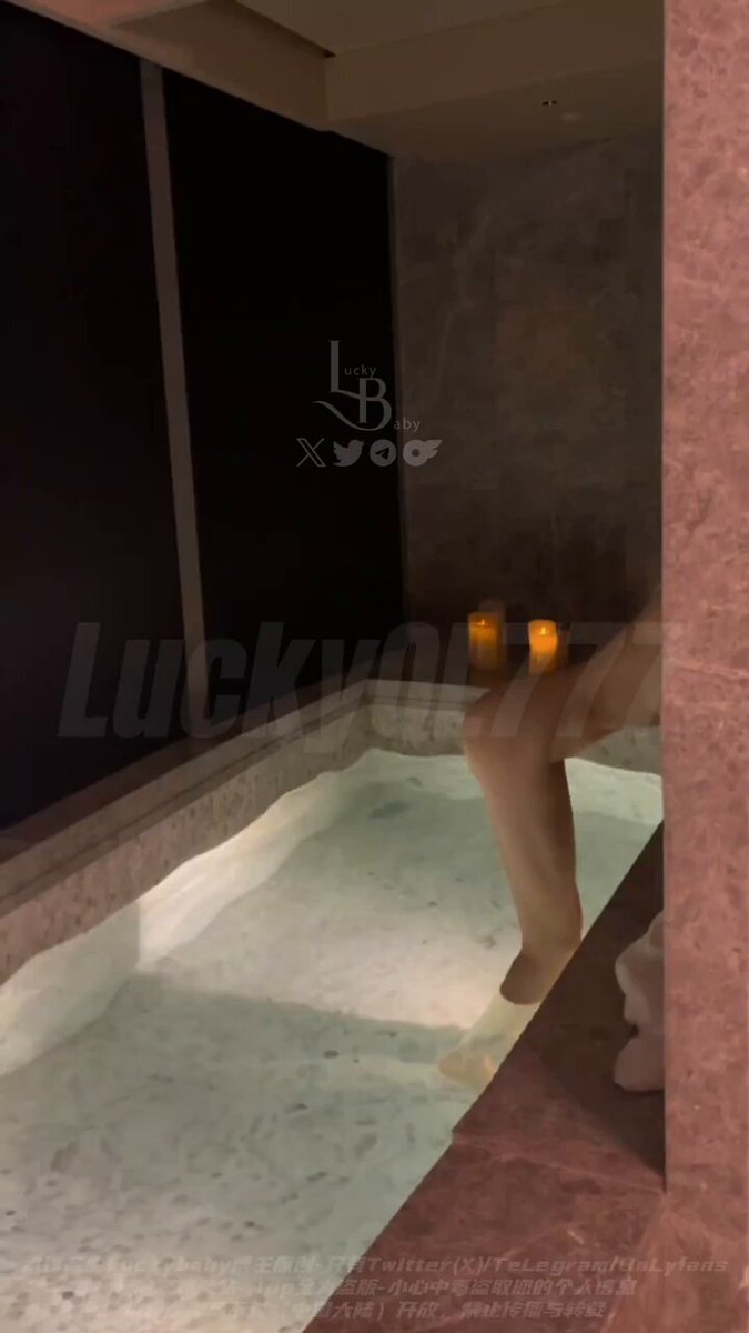 [ 泳池性爱Party ]    
baby最爱单男之一，你们注意看baby的娇喘声和肢体动作，真的骚出新花样了，画面太唯美，兄弟们好好欣赏...  这几天闲了给你们更新后续，这一晚上，换了2套情趣，想看的话，点赞和转发懂了吧 https://t.co/XoJlAfokxA