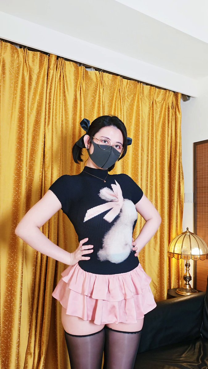 Just bunny's eye
白菜对我笑~🐰🥬 https://t.co/Lpdd9udKK1