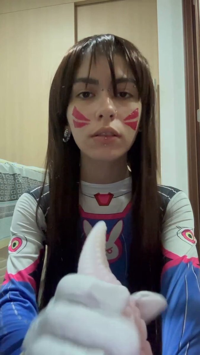 what are you thinking right now? https://t.co/KIot6jLZH4