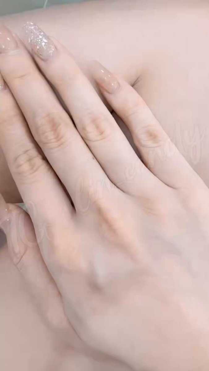 為什麼我的手手跟別人拍起來不一樣.. https://t.co/ye383cxSXe