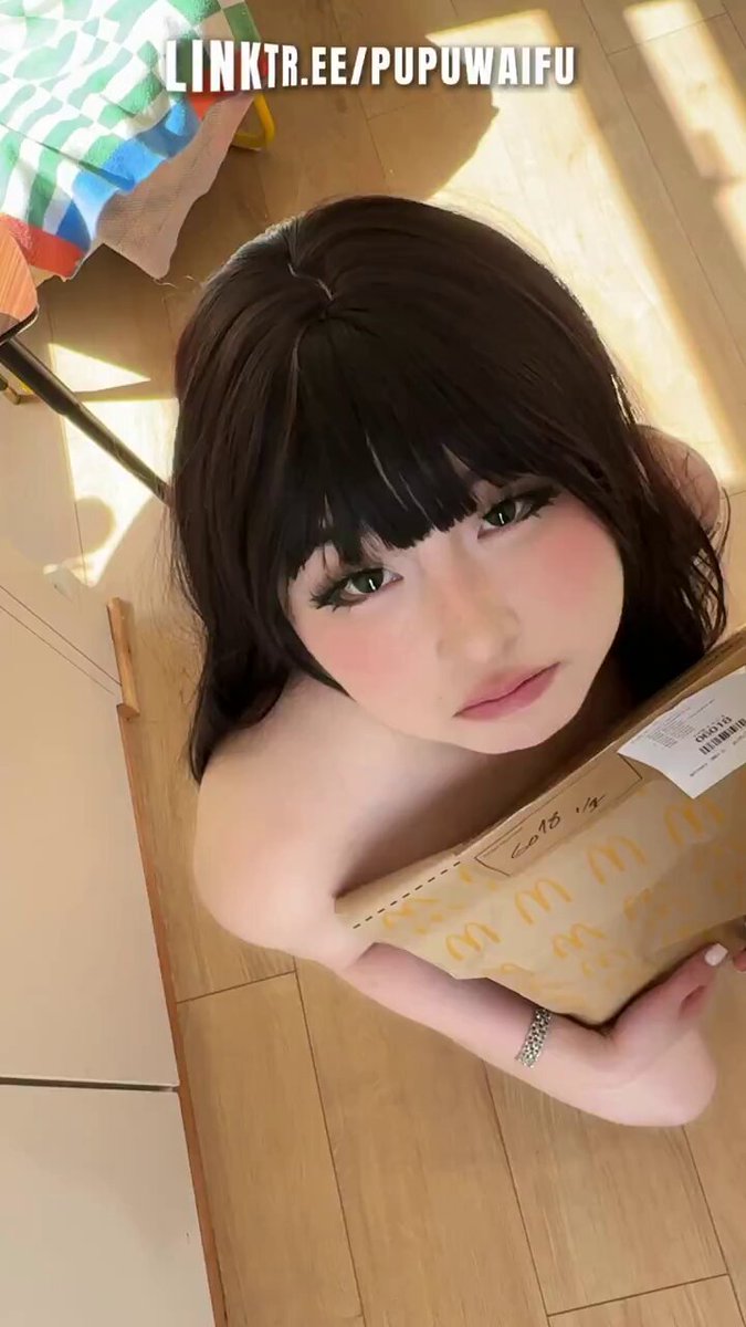 🛁刚洗完澡勾引送餐小哥🍟麦当劳我不吃，我想吃你的肉棒🍆👅 https://t.co/i3mycEBuiY