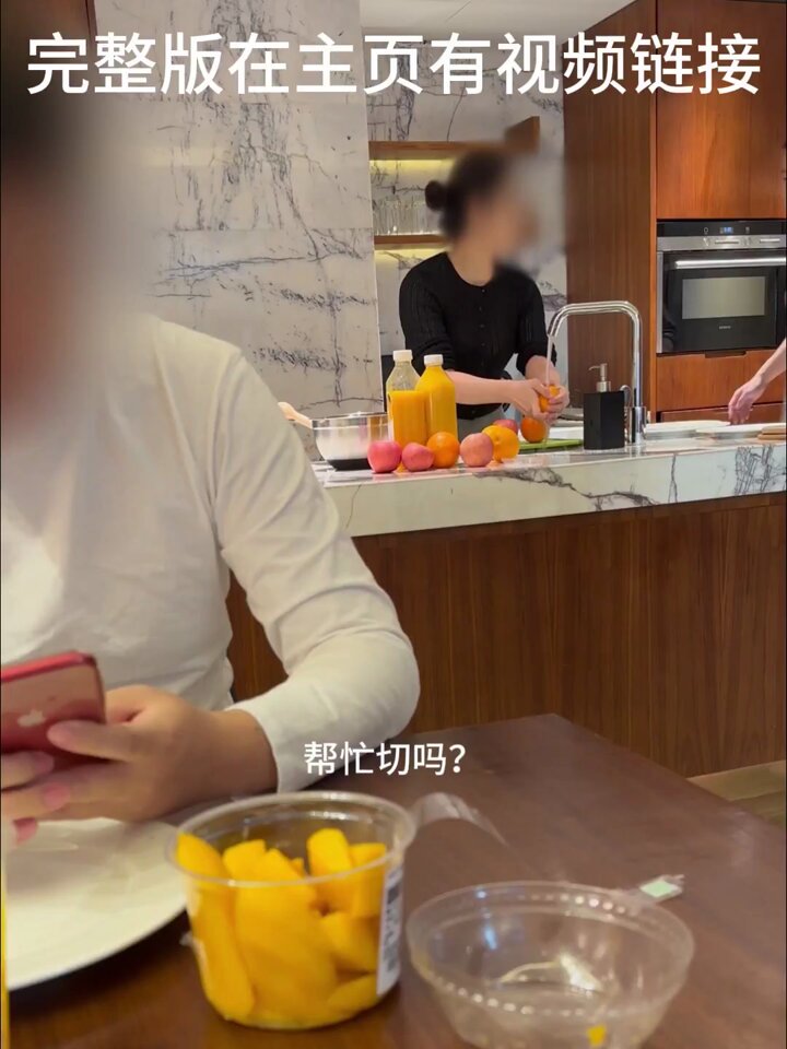 朋友来家里玩，却背着我和我老婆偷情
但老婆完全不知道，这一切其实都是我安排好的，昨晚也是我的精心设计
完整版主页简介电报群观看
 #淫妻 #绿帽 https://t.co/nMN1aaYd9G