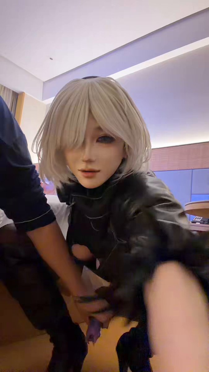 扒光衣服哈哈大笑：“原来高傲的2B是个藏鸡巴的贱货！”
粗暴狂撸我的小阴蒂一次次榨出耻辱浓精。
啊啊啊啊～我从冰山美人，彻底堕落成只会“哼哼哼～～”学猪叫、摇屁股求操的烂肉便器了！
哼哼～～快把我当公共精液厕所操烂吧……射爆我这伪娘子宫……把我玩成只会喷精的废猪婊子～～ https://t.co/hkj6GfeNk3