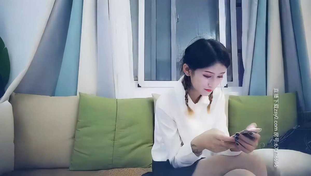 长相清纯的萌妹，换上可爱情趣内衣 骑乘猛操 https://t.co/XosG43JpEt