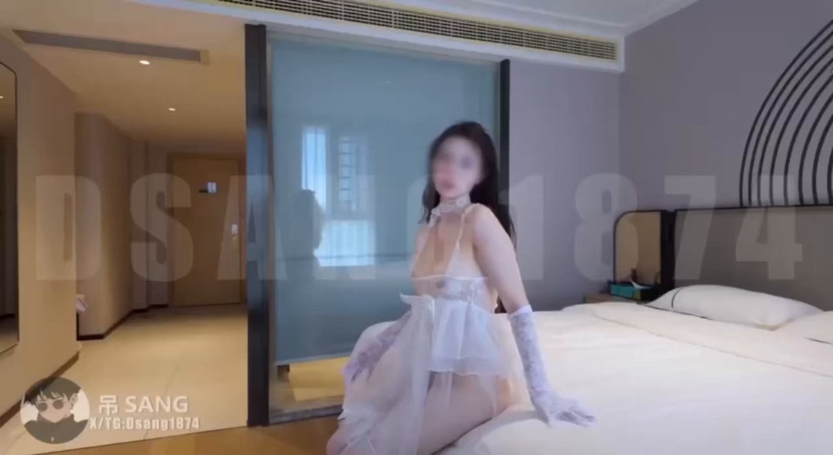 调教了2年的小M 现在已成人妻
这是她婚后 找我的第二次
（第一次的视频也在主页）

她准备了婚纱 也是很懂我
中途她老公来电话  忍耐着没叫出声
但她的小穴明显咬的更紧
电话挂断的瞬间 彻底释放 
没几下就高潮 爽到脱力
下次再做就是她怀孕的时候了 https://t.co/w3dmZpDthl