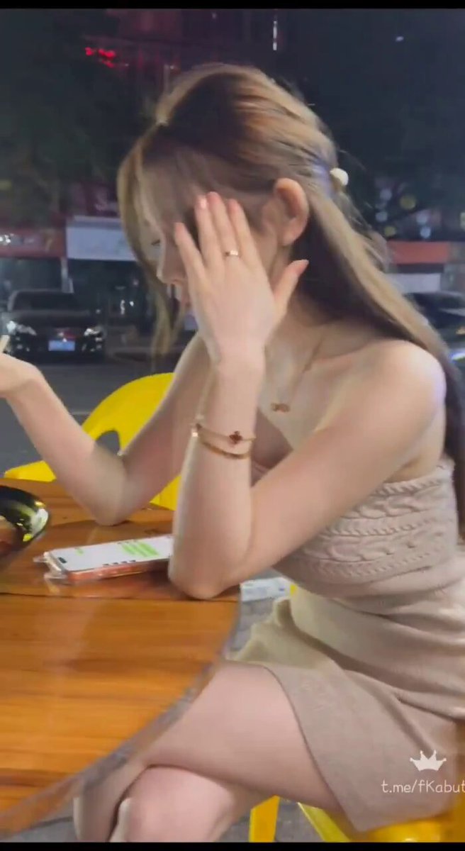 抖音网红带货主播被3万重金约线下，绝美容颜身材🔥 https://t.co/dqPnHEtvnC