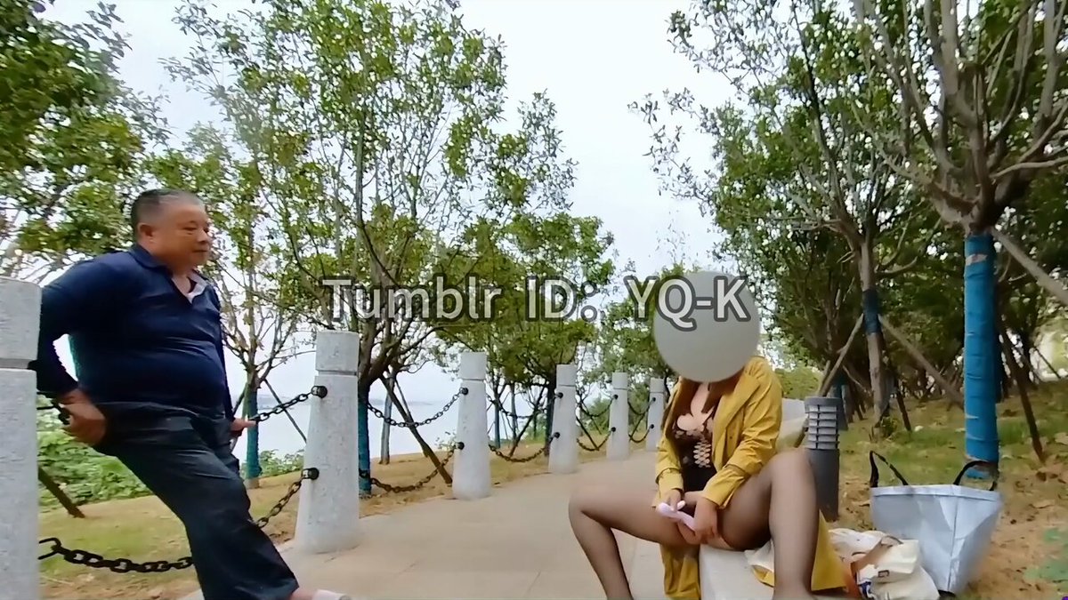 #露出 天花板了吧！为大爷表演 高潮喷水💦

快乐棒插逼 邀请大爷去小树林里啪啪啪~

@LC_kuking 
@SS_kuking https://t.co/nM4TopBegx