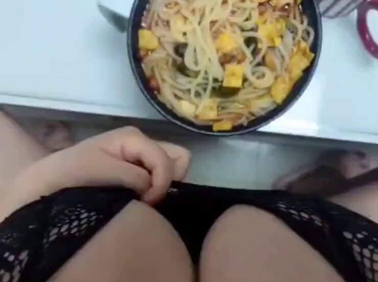 再吃一碗心心念念的螺蛳粉就快要回去上课了😭😭😭 https://t.co/X1W0canOAc