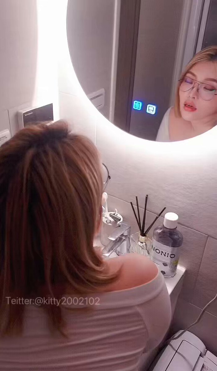 从厕所干到阳台😋 https://t.co/Dp0oyXZRtC