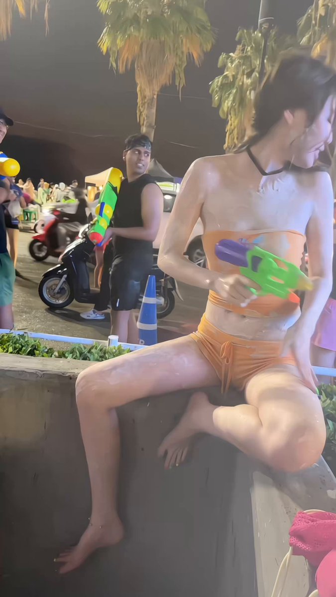 All over 🥹

โดนแป้งทั่วตัวเลยย https://t.co/ffnQqq9Khh