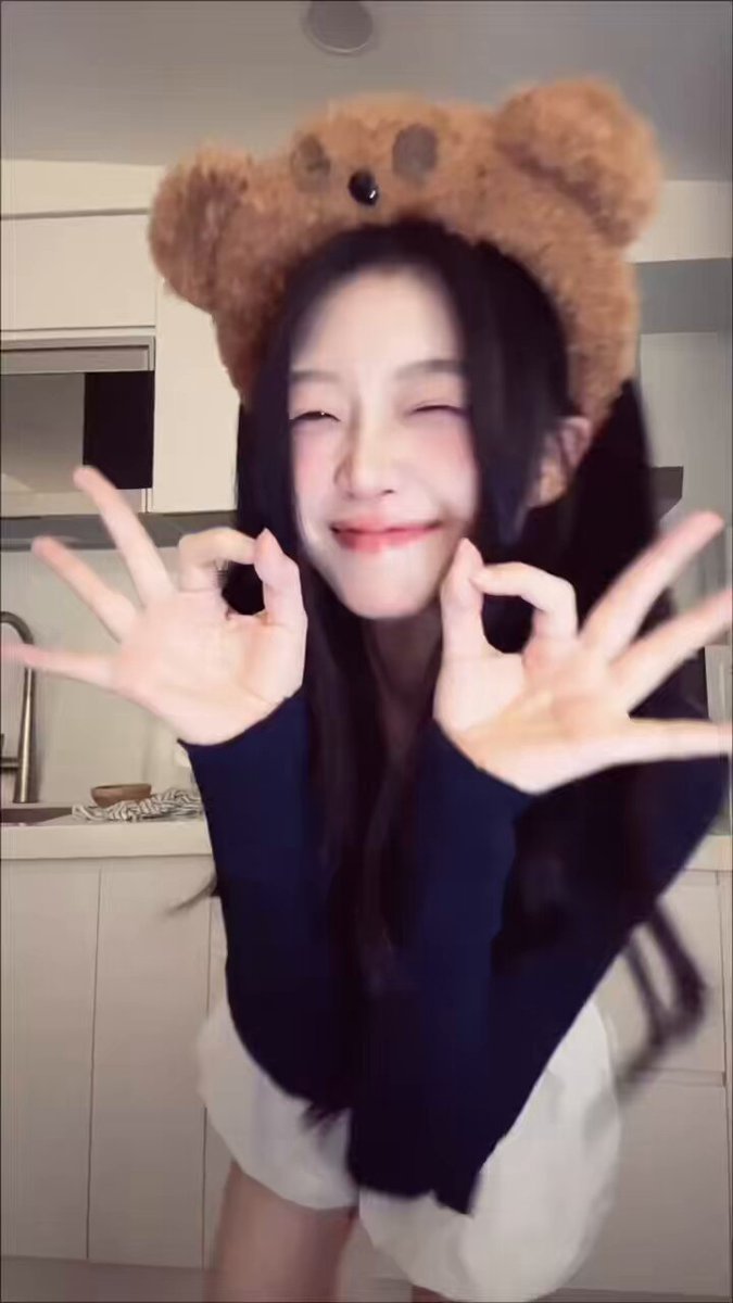 这首bgm是我唱的哈哈！一定要跳一个💗✨
#马来西亚女孩 #一点点 https://t.co/bM9SDRRnUw