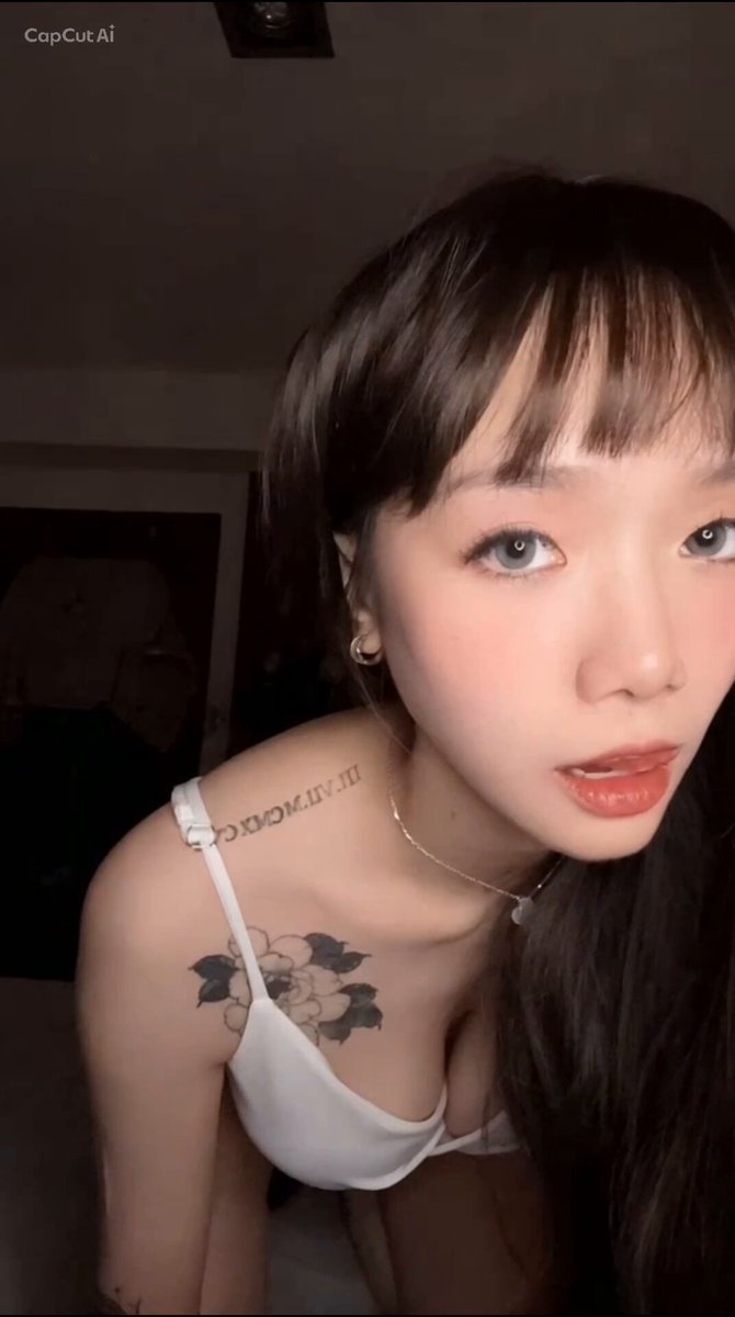 我只是許願今晚有兩個粗壯的男人陪我
怎麼來的是這兩位...
他們現在把我上銬壓在床邊

求勇者過來 一棒給我個爽快🥴🥵...在線等 https://t.co/wnZIOhlFZk
