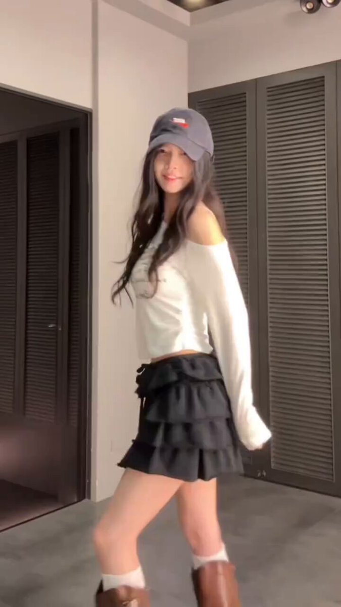 浅跳一下 😝 #马来西亚女孩 https://t.co/mRXxDq7lYR