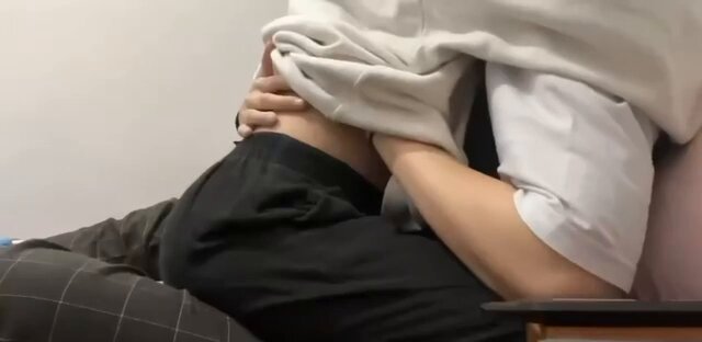 一直觉得女生要自爱一点，可是……
当有一个男生随手转给我那个数字的时候，我整个人都懵了。心跳得好快，下面居然……有点湿湿的😳
我告诉自己不能这样，可还是忍不住幻想他把我压在床上
什么矜持啊、底线啊，在钱面前好像一下子就不重要了。
但又好想被这样的钱宠坏……💖 https://t.co/DZOHKoT17I