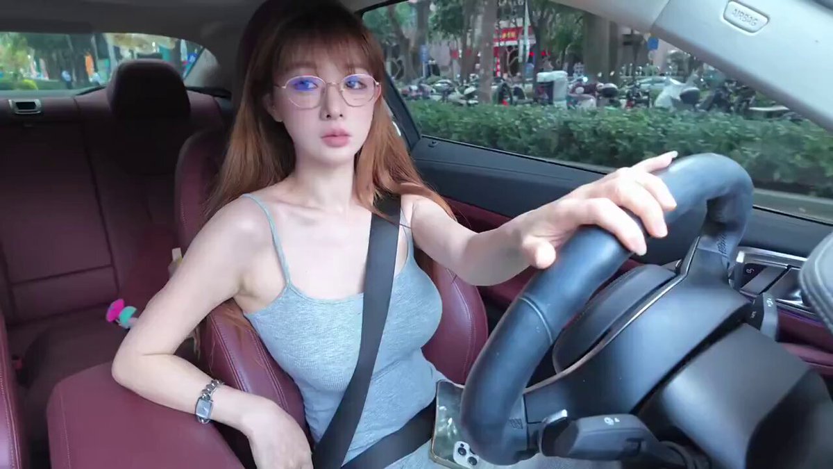 just a japanese girl and the road https://t.co/6hOuu036W0