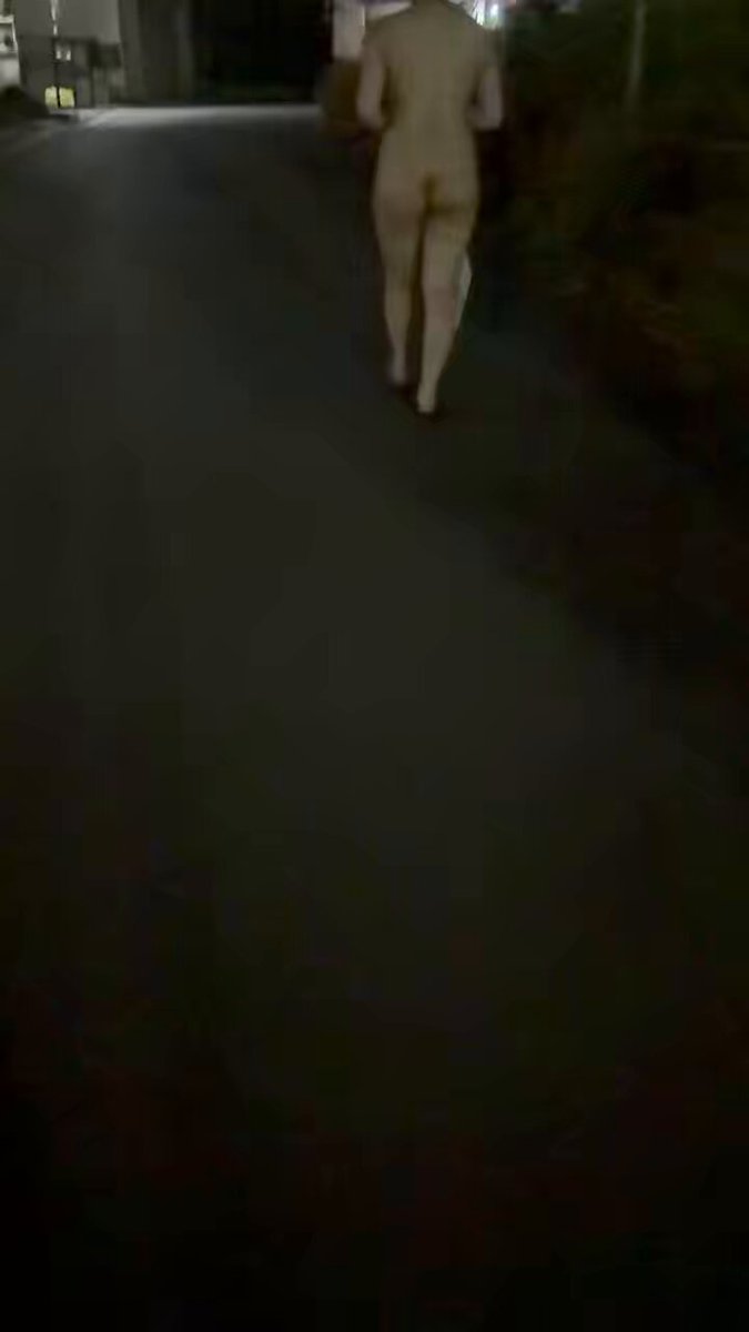 久しぶりに参加します🙋‍♂️

子持ち人妻がデカイ尻揺らして裸で外歩くのが1番エロい気がする🫢

リポストお願いします✊🏻
 #性癖に刺され https://t.co/1MpqRV9AEU