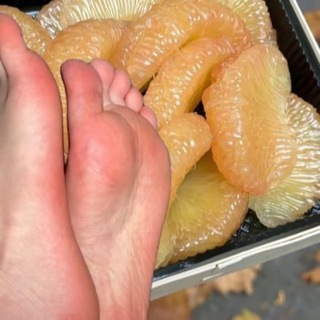 明确拒绝小年轻，25岁以上可约可聊、可视频1V1,喜欢刺激懂情调的成熟型男生...不过交友还是素质第一，彼此了解再说线下！PS（-只谈性，不谈价，不是小姐，文明交流~）
电报联系：https://t.co/D6d9ahDL52    
暗         号：1