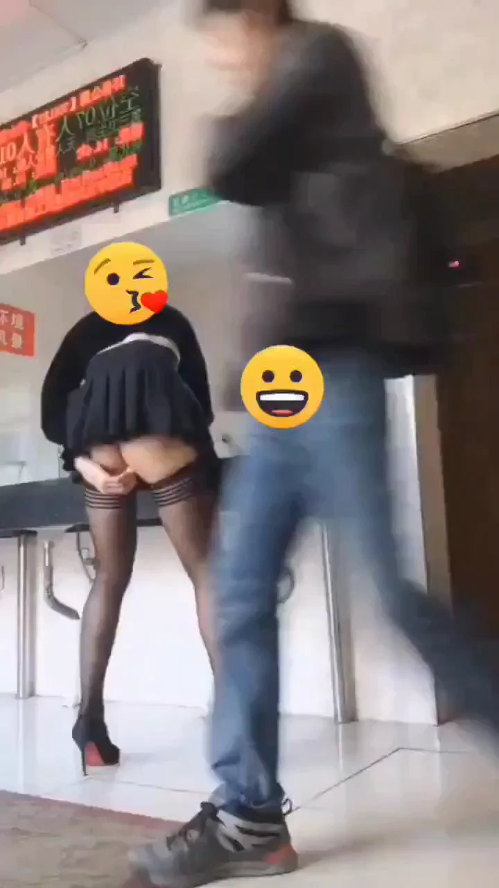 见过那么多露出，见过当着这么多人换肛塞的吗？路过这兄弟竟然看都不看一眼。 #露出 #肛塞 #母狗 #奇趣 #sm #BDSM #女奴 https://t.co/oBsSindG8y