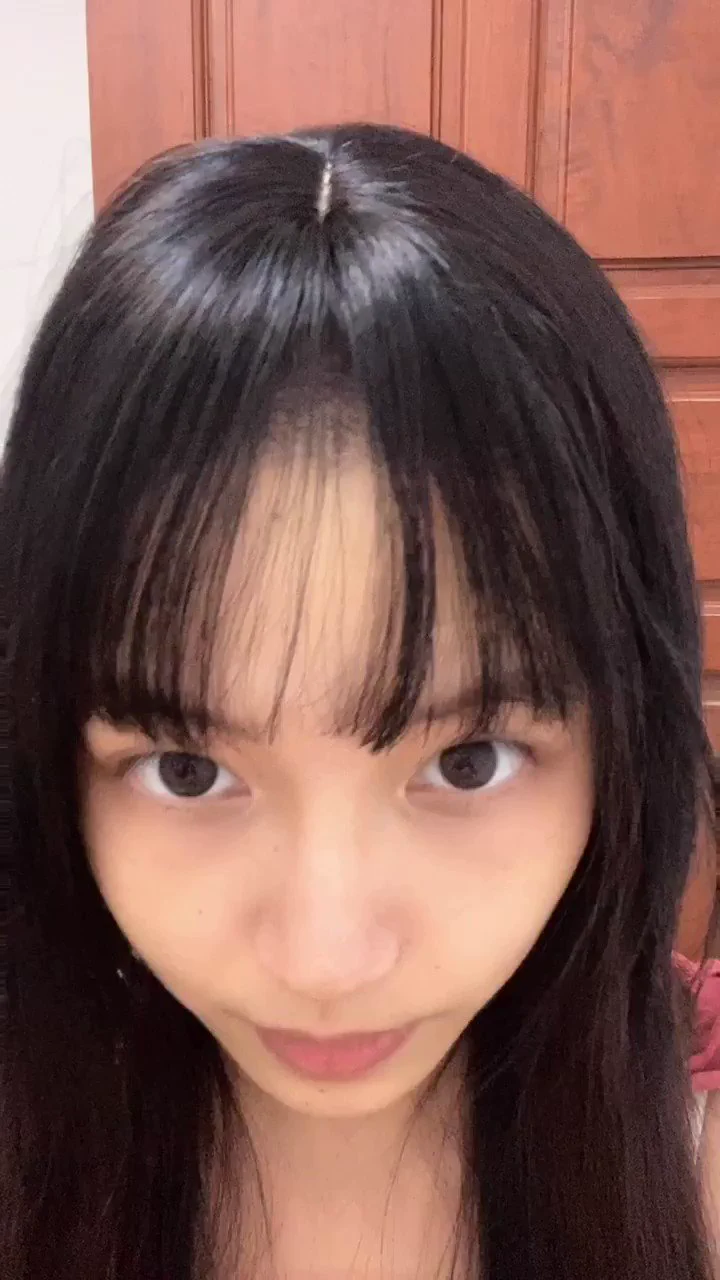 这假刘海不戴吧头秃 戴了又很像女装大佬 不知道咋给你们更新了🤣🤣🤣 https://t.co/texdac6u39