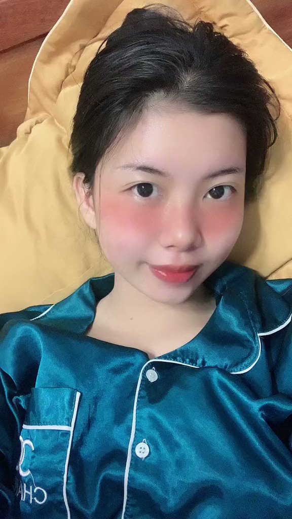 越来越不喜欢自己一个人睡了，想被抱着睡🙈，看来该找个老公了😂 #反差婊 #骚货 #母狗 #露出 https://t.co/pcJV4M27h4