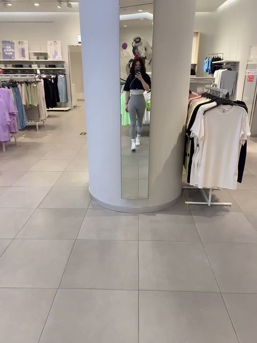 你们要的瑜伽裤来了，羞耻感爆棚 https://t.co/wqfkkthWeB