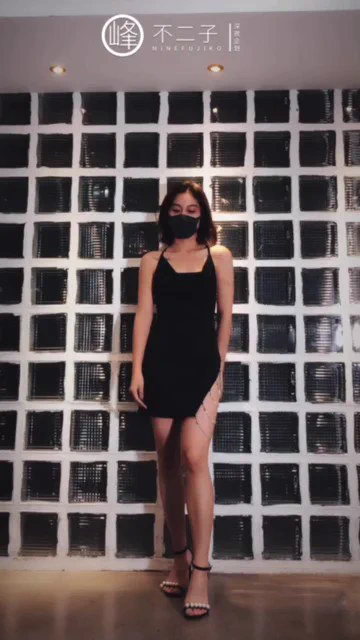 中秋再送福利💗弟弟们喜欢的《Why oh why》完整版舞蹈～这条高开衩裙子穿内内会露出边，所以…姐姐我是真空哦😉@lizicam233 麻烦大大转发啦～#御姐 #反差婊 #爵士舞 #性感 #学生 #福利姬 #美腿 https://t.co/n2ZvTGDHgc