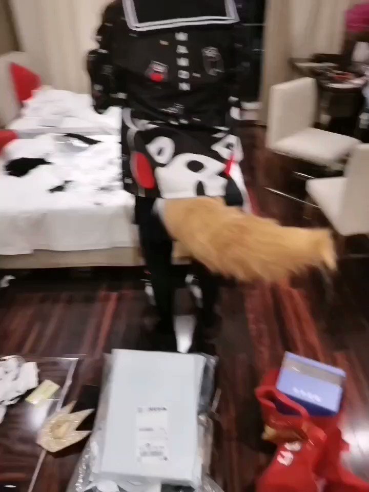 什么时候才能有空再这样一聚呢？但去莫复问，白云无尽时 https://t.co/EjeH7AEPzE