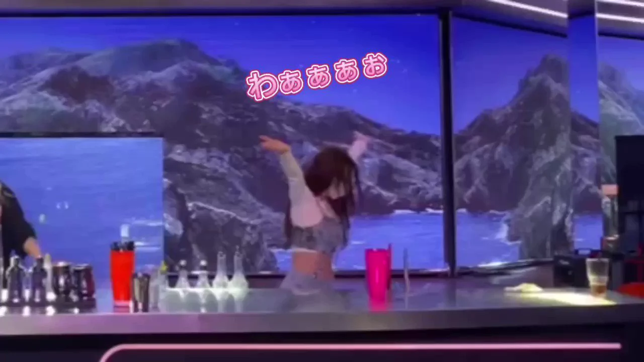 フレア練習中はこんな感じで1人わちゃわちゃしてます😂😂3人の中で1番へたっぴだけど4月までに絶対成功してみせます🥺💗白田の成長ぶり見に来てください😭✨#STIRBLACK https://t.co/spdWyeVrWJ