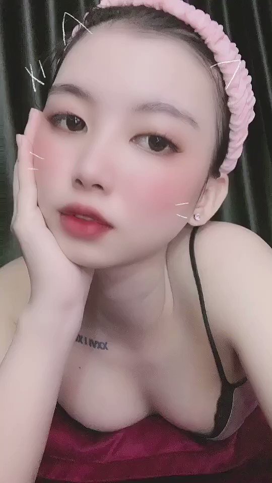 抖音又又又没过审，这样都不能过审核，这严重影响我的发挥了啊🙈#反差婊 #骚货 #母狗 #露出 https://t.co/MAHxbApZDb