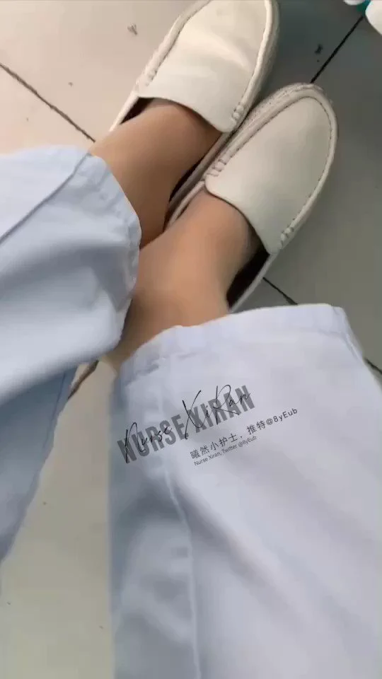 兄弟们今晚夜班我已经三天没洗脚了，滂臭！ https://t.co/2cVH9Wsukk