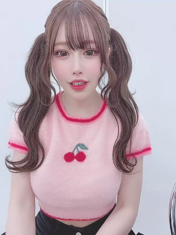 コスケット本当にありがとうございました…！！！！🥺💗💗💗頑張って作った写真集を手に取ってもらえることがすっごく嬉しくて幸せでした🥲✨本当にみんなに会えることが幸せだと感じました🥲❤️❤️ https://t.co/MCo1h2vQTj
