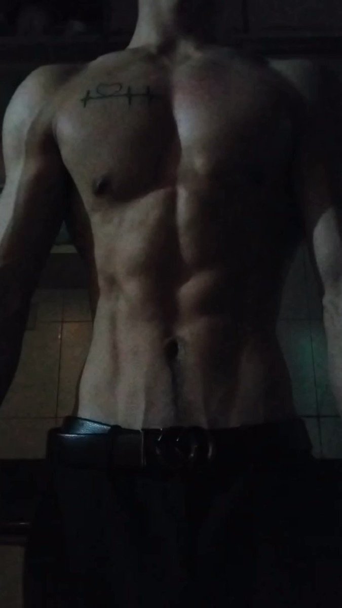 表面上是个斯斯文文的小伙子

背地里竟然喜欢摸自己的奶子 https://t.co/eovlwjzglt