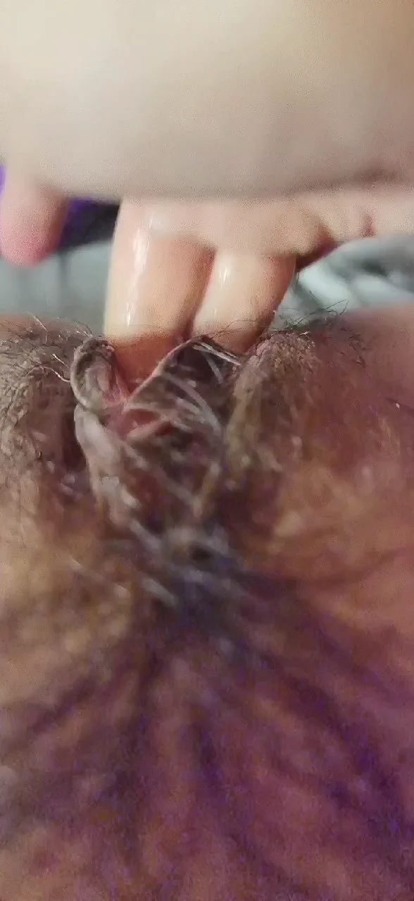骚逼母狗人妻臭婊子平日里高贵优雅的手指，此刻也不过是扣穴弄逼想要无脑喷卵的淫贱母蛆，抠逼喷卵一时爽，一直抠逼一直爽 这不就是无脑骚逼母畜的本质吗？ #自慰 #母狗 #调教 #控制 #任务 #潮吹 #喷卵 #鸡巴套子 #反差婊 #母驴 #羞辱 #重口 #喷尿 https://t.co/bd13Y9d6u0