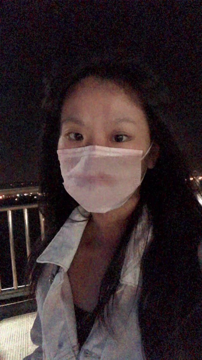 夜晚的風把我可愛的瀏海吹亂ㄌ🥺
只差沒有把慾火熄滅而已😈 https://t.co/nMvndeUvZS