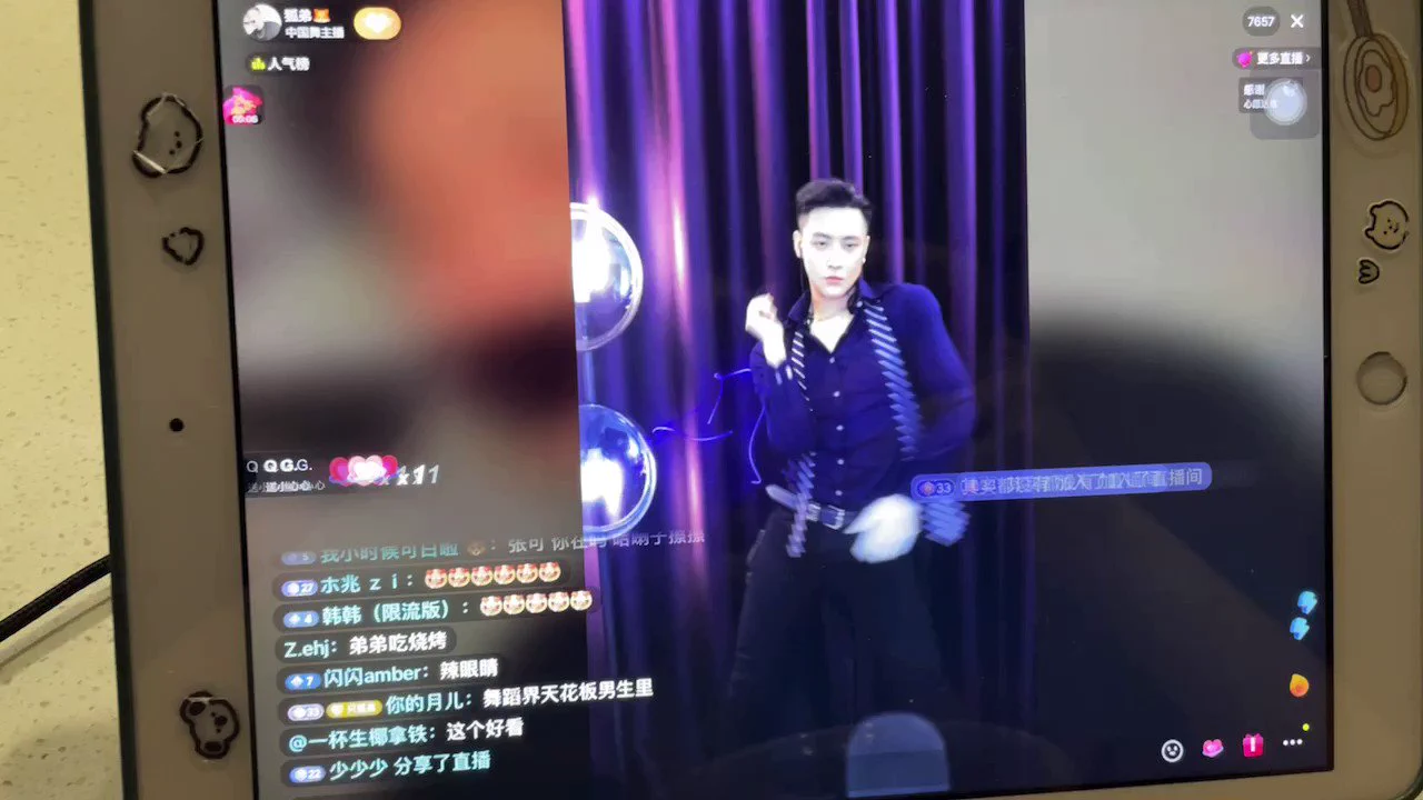 谁不是老色胚来着🤩🤩🤩🤩 https://t.co/MBjh0UWBVA