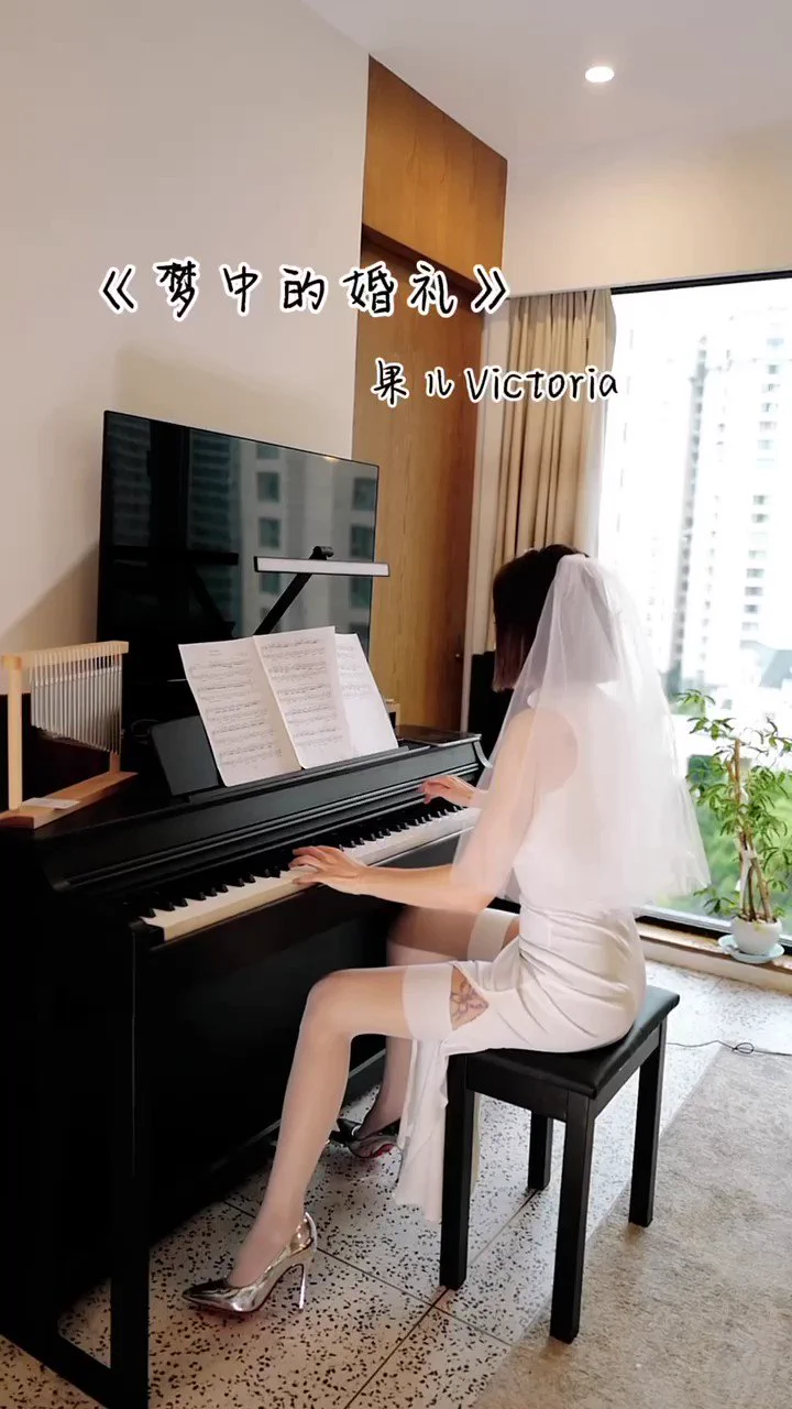 更新了《梦中的婚礼》三分钟超长完整版在上面三个平台，这是属于音乐生的浪漫🌹希望你们喜欢呀！ https://t.co/1Lf9qt3mXJ