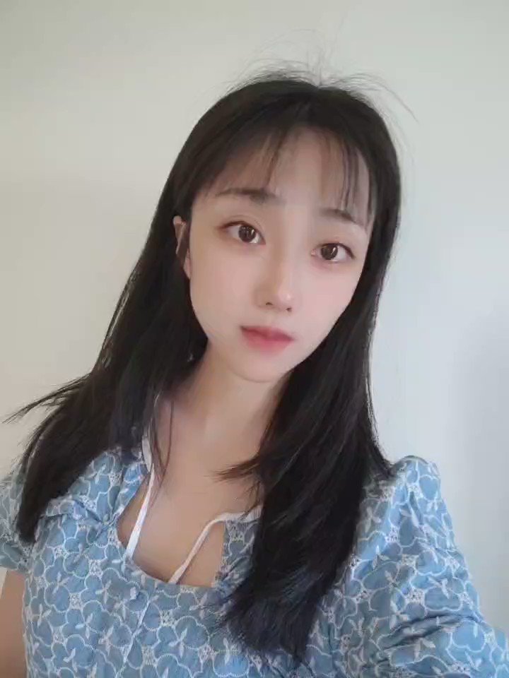 刚入圈的模特
你们评价下
或者打个分吧？ https://t.co/SMGb4B1Xto