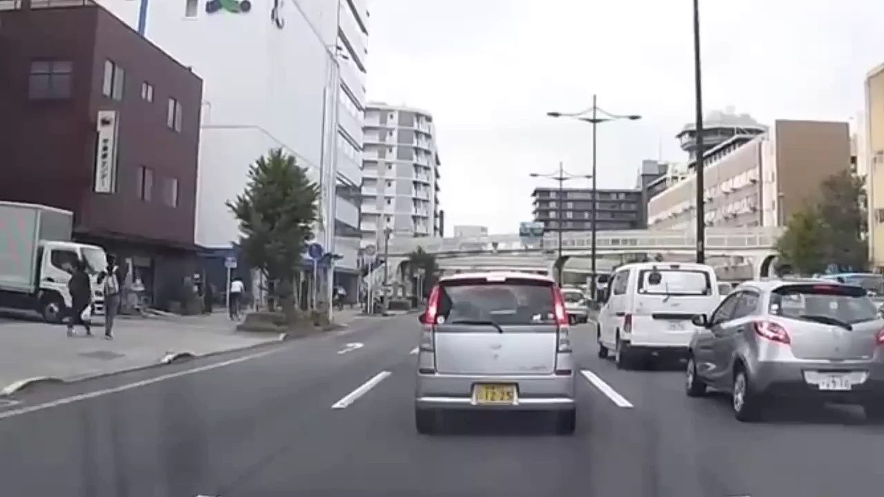危険を顧みず子猫を助ける女子高生勇敢すぎる
 https://t.co/rgSKYKsk3R