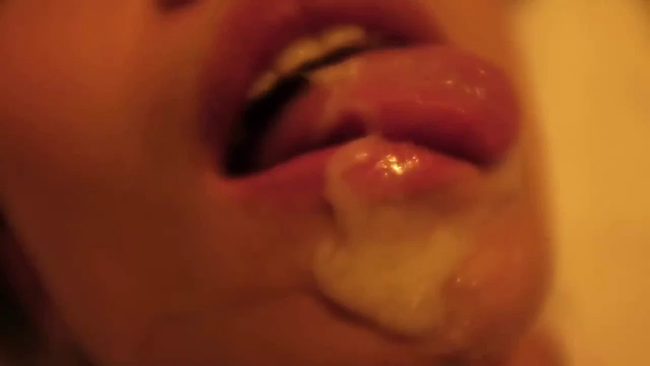 ＃前列腺高潮感觉 1: 前列腺高潮将来的时候，大脑会突然一下一片空白 周围很安静 很梦幻，轻浮感觉 接着心跳加速（有点像射精前一秒）紧跟着前列腺热感+快感四面八方扩散 蔓延覆盖到下肢 高潮一阵接着一阵袭来（就像做梦，只要你不刻意清醒过来它就直保保持） https://t.co/QmuqiQPEhK