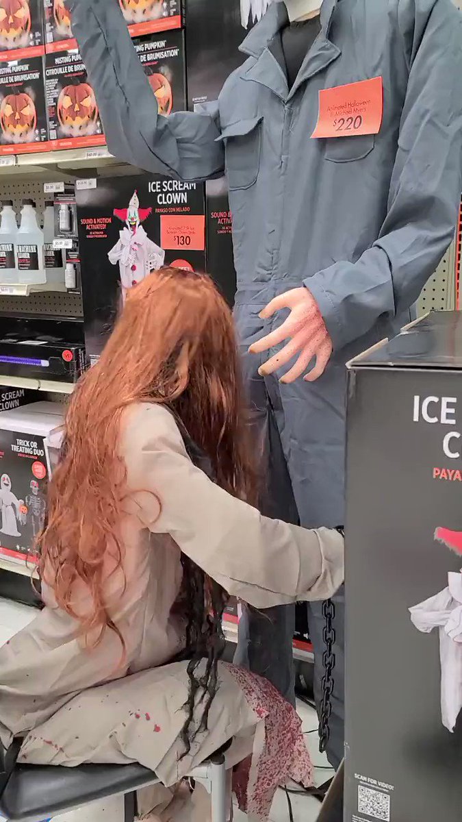 Party City, what the hell is this?? https://t.co/KBcSp0mCkN