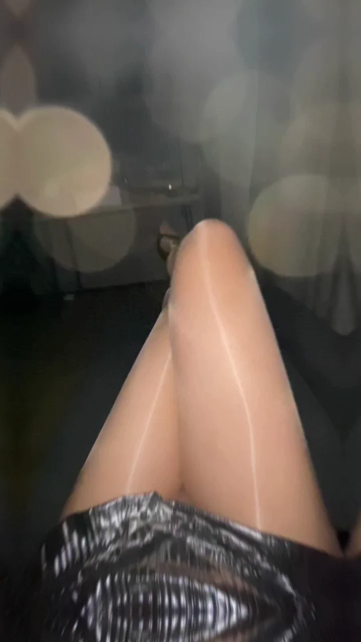 Turn the lights on🧦九尾紫瞳@0zitong_0 @0zitong #九尾紫瞳 https://t.co/qFN9FH3G3G