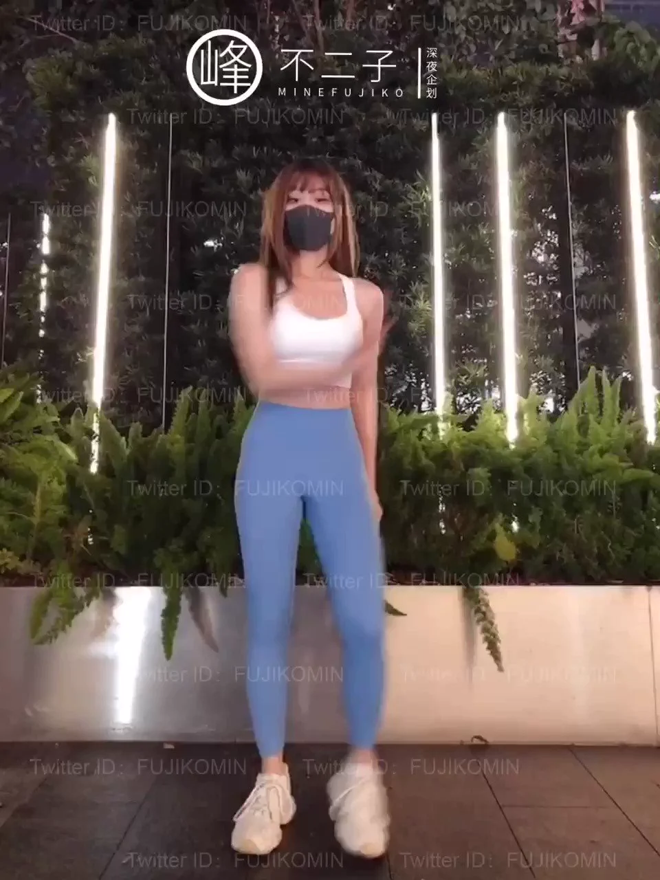 开心摇～～特意选了个人少的地方拍，不然每次拍跳舞都会被路人围观😂@CPcoupling @CPcoupling 💕 https://t.co/7zUJYEyYDK